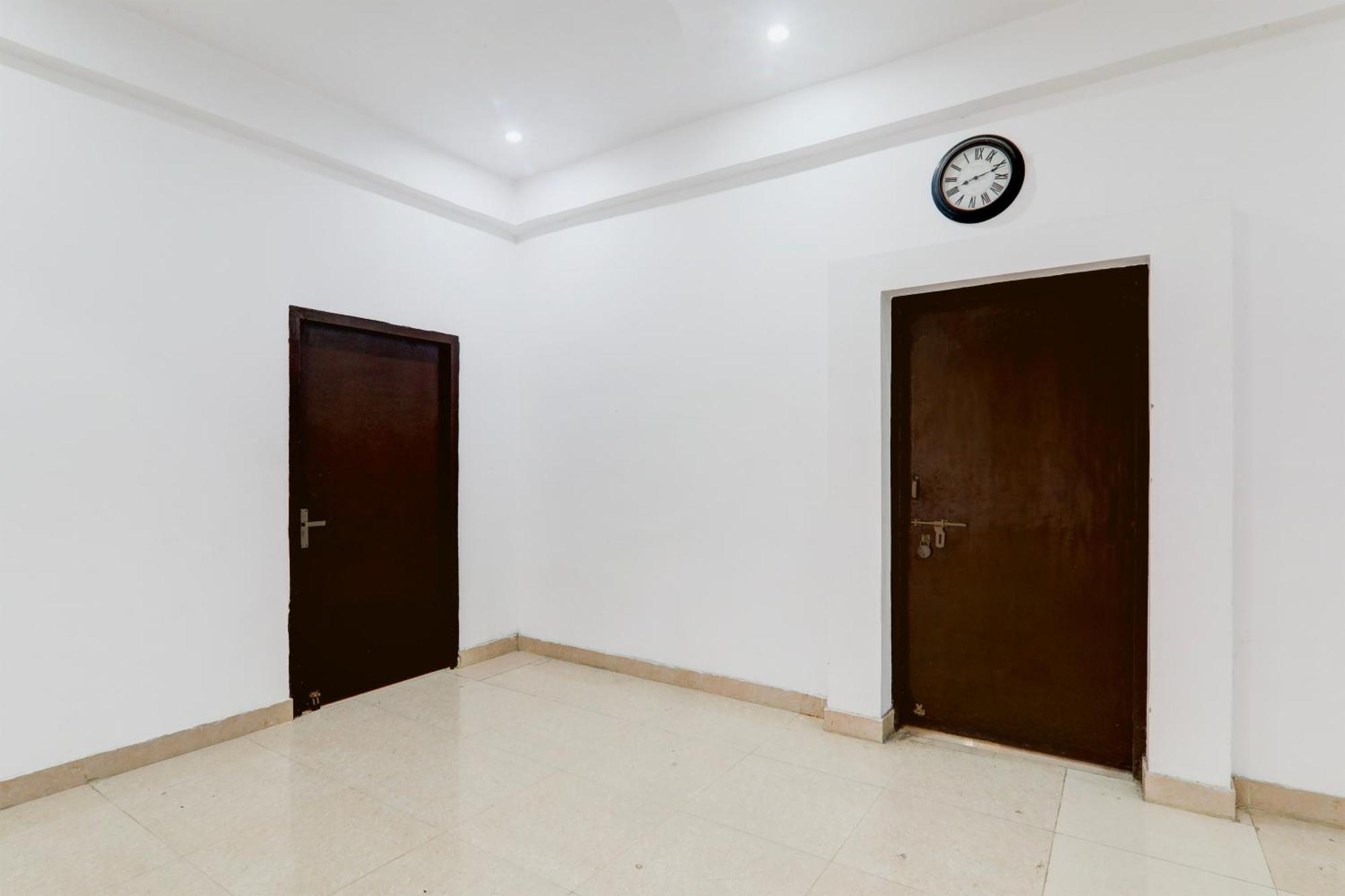 Super Hotel O Insaf Nagar Munshipuliya Formerly Vibrant Chinhat Exterior foto