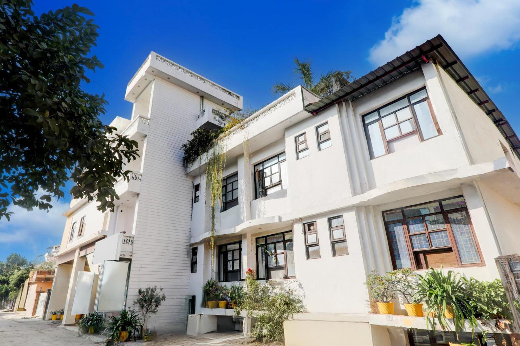 Super Hotel O Insaf Nagar Munshipuliya Formerly Vibrant Chinhat Exterior foto